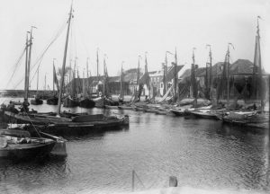 De Elburger haven omstreeks 1905